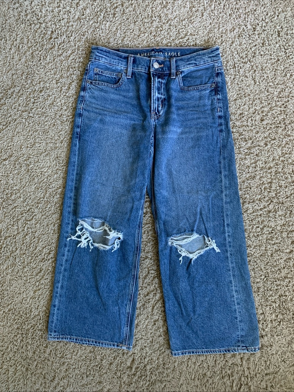 AE wide-leg crop size 2short denim blue jeans